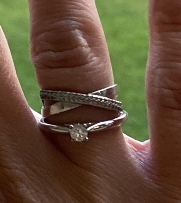 Enseñad vuestras alianzas de boda y vuestro anillo de compromiso ❤️😍💍 1