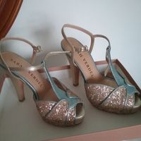 mis zapatos son estos