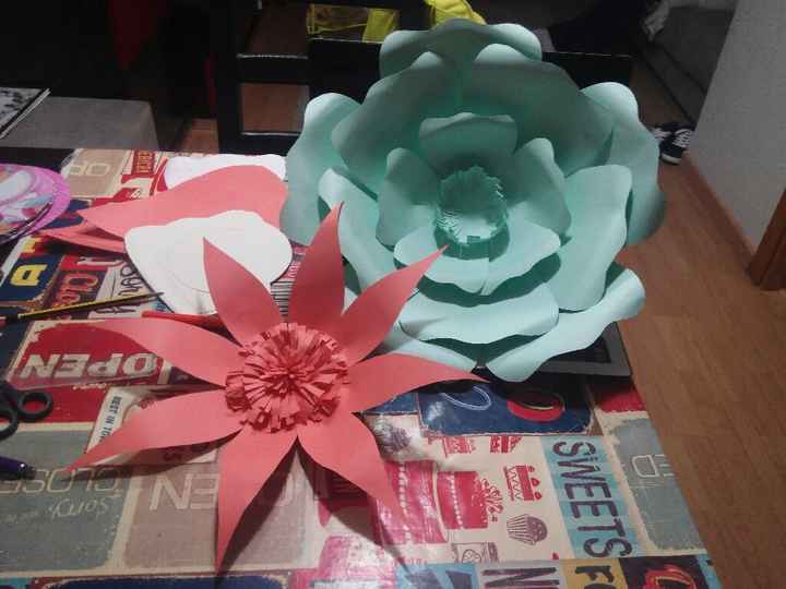 Letras gigantes y flores de papel - 5