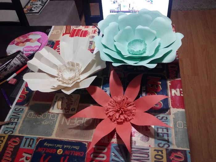 Letras gigantes y flores de papel - 4