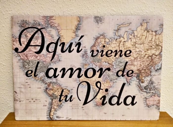 Cartel "Aquí viene el amor de mi vida"