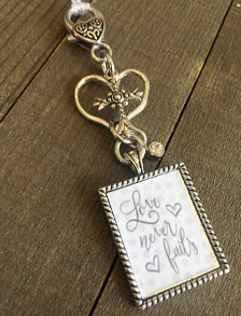 Pin para decorar el ramo - 1