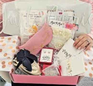 Subscripción mensual caja con regalos para novias - 2