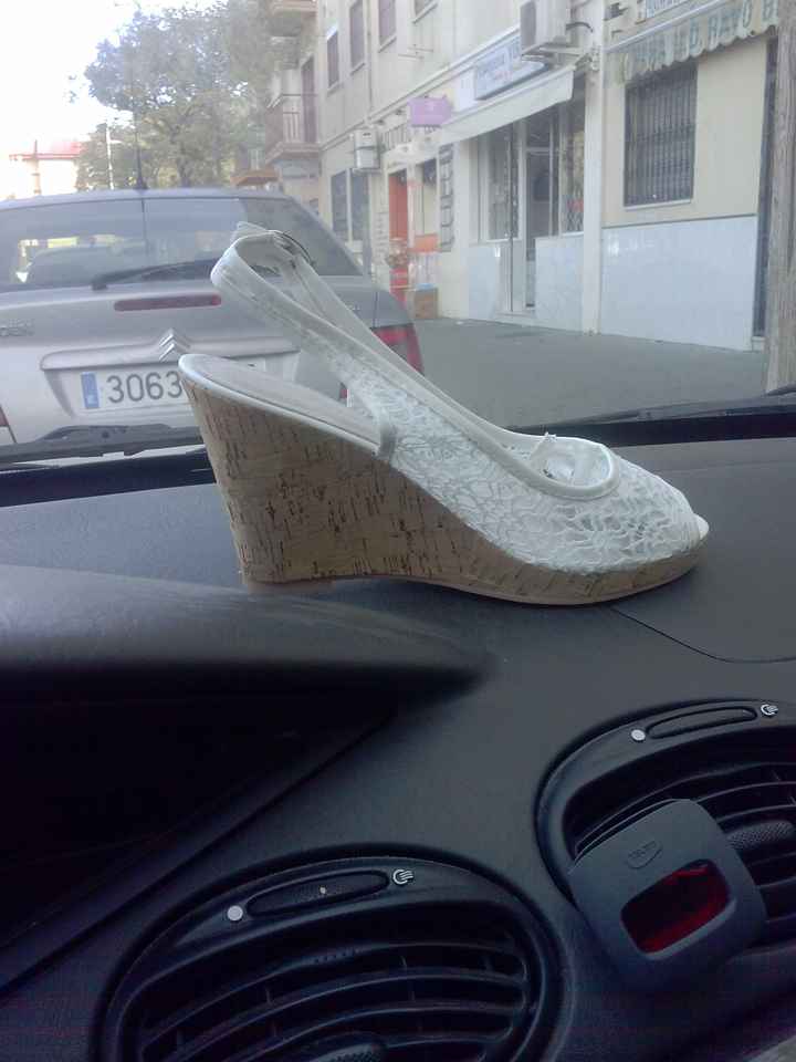 Alpargatas de cuña en lugar de zapatos de tacón - 1