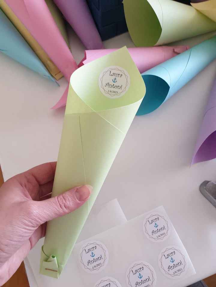 Mis conos para arroz y pétalos - 2