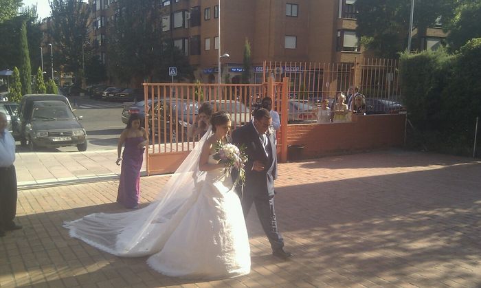 En la entrada de la iglesia