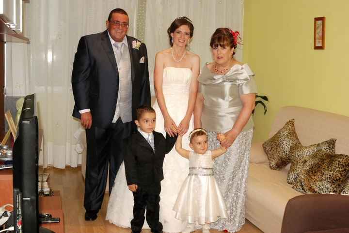Con mis papis y dos de mis pajes