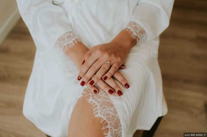 ¿Apostarás por una manicura ROJA para la boda? 💅 1