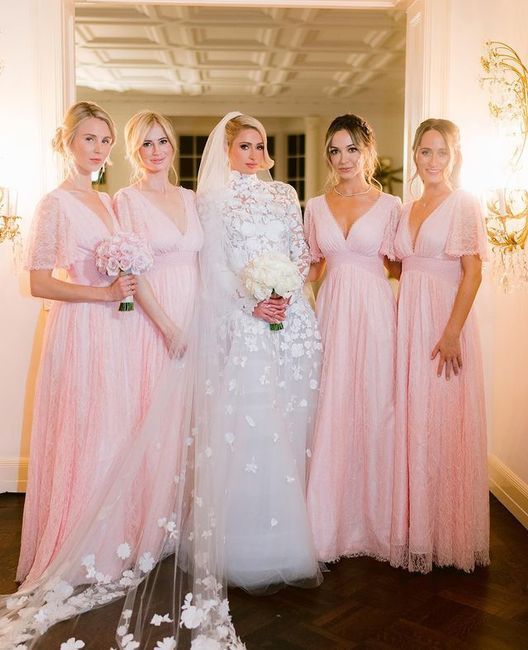 ¿Qué te parecen los 4 vestidos que lució Paris Hilton en su boda? 😏 6