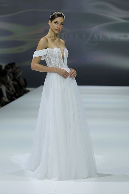 Barcelona Bridal Fashion Week: ¡10 escotes de infarto que te enamorarán! ❤️ 5