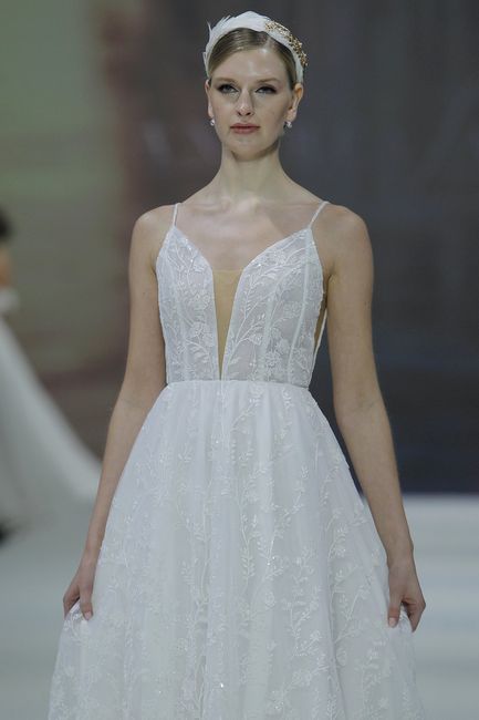 Barcelona Bridal Fashion Week: ¡10 escotes de infarto que te enamorarán! ❤️ 6