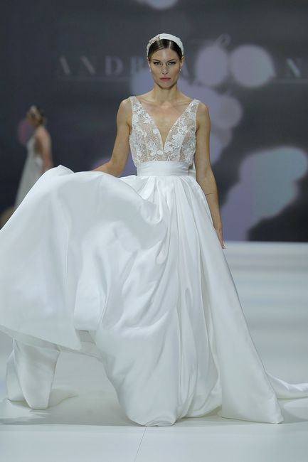 Barcelona Bridal Fashion Week: ¡10 escotes de infarto que te enamorarán! ❤️ 7