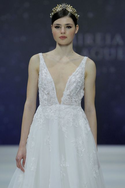 Barcelona Bridal Fashion Week: ¡10 escotes de infarto que te enamorarán! ❤️ 8