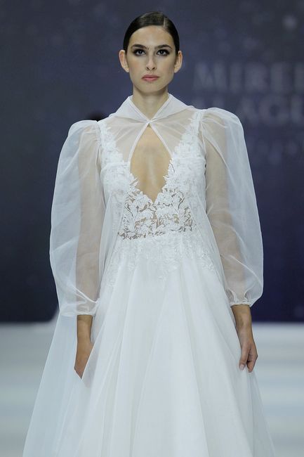 Barcelona Bridal Fashion Week: ¡10 escotes de infarto que te enamorarán! ❤️ 11