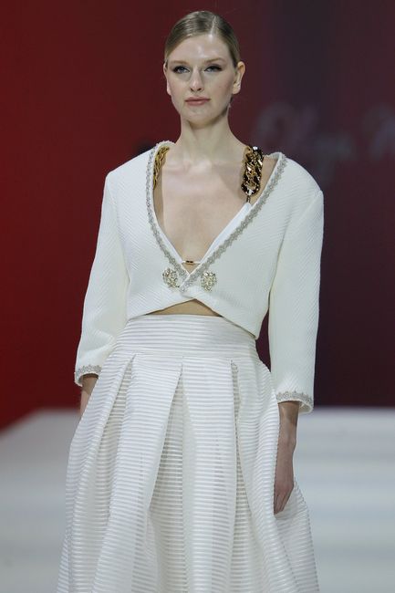 Barcelona Bridal Fashion Week: ¡10 escotes de infarto que te enamorarán! ❤️ 12