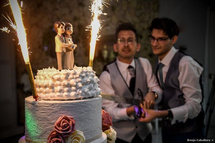 Tarta nupcial con bengalas: ¿la quieres en tu boda? 🍰 1