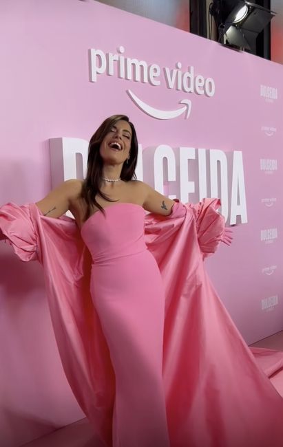 ¿Lucirías este VESTIDAZO de Dulceida en una boda? 👗 2