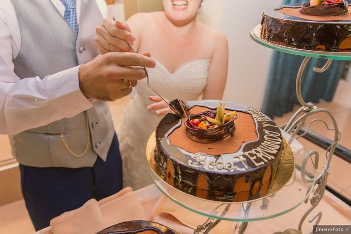 El primer trozo de la tarta nupcial será para___🍰 - 1