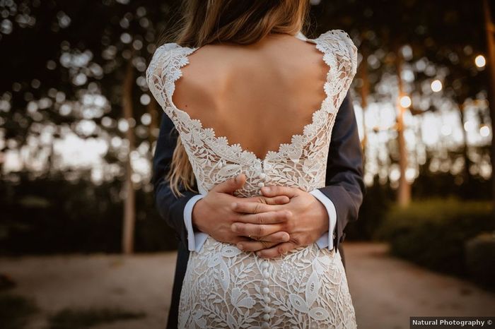 ¿La espalda de tu vestido será abierta? 👗 1