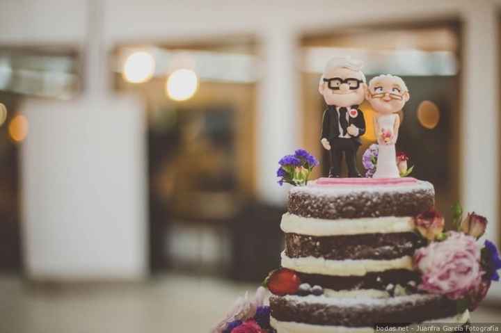 Cake topper