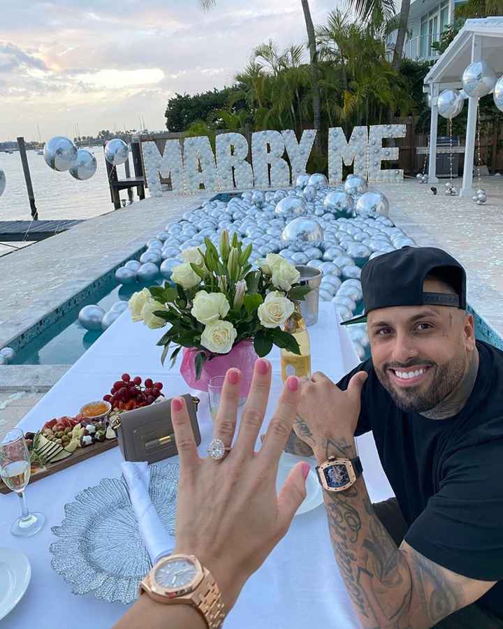 ¿Qué opinas de la pedida de mano de Nicky Jam a Cydney Moreau? 😍 - 2