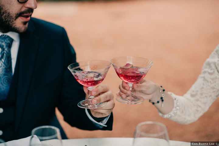 ¿Una copita para calmar los nervios de la boda? 🍷 - 1