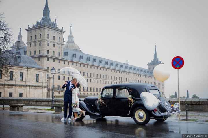 Beso bajo la lluvia: ¿acierto o no? 📷 - 1