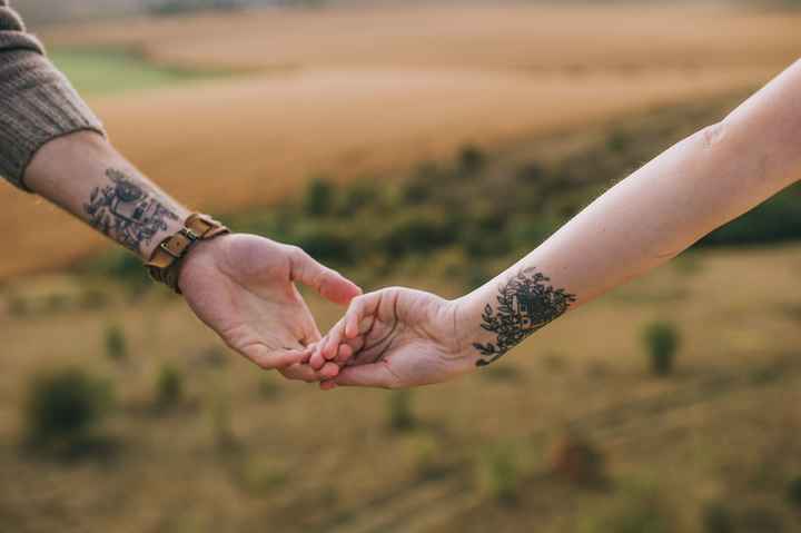 Hacerse un tatuaje con tu pareja: ¿locura máxima o detallazo? 🤔 - 1