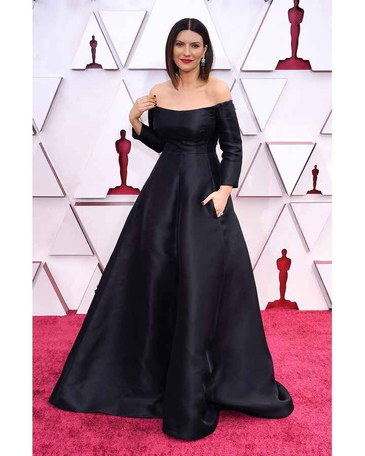 Premios Oscar 2021: ¡No te pierdas los mejores looks aquí! 👗 - 3