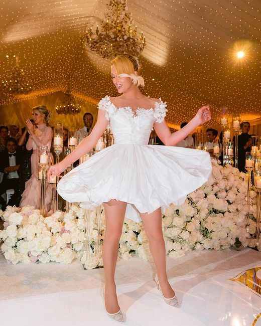 ¿Qué te parecen los 4 vestidos que lució Paris Hilton en su boda? 😏 - 4
