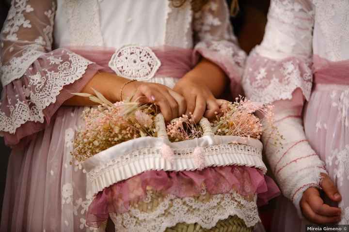 ¿Tirarán flores durante tu camino hacia el altar? 🌸 - 1