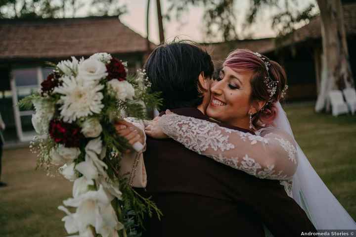 ¡Apuesta por un peinado rosa para la boda! 🌸 - 1