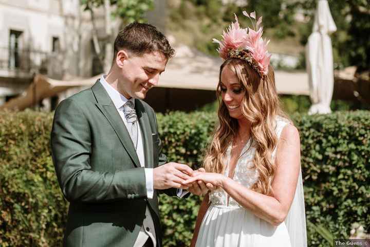 ¡Nunca has visto un tocado de novia así de chulo! 💜 - 1