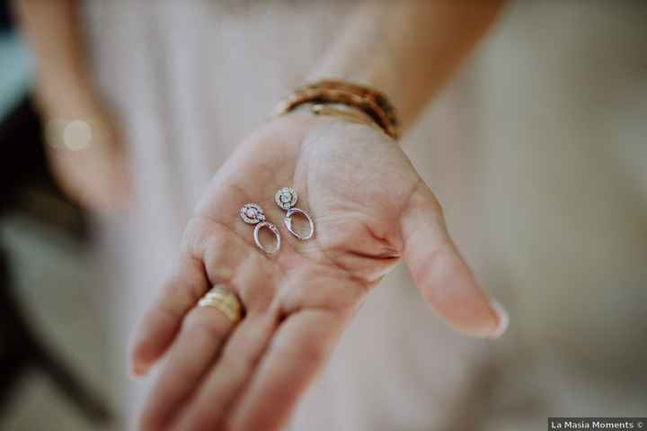 ¿Te gusta la combinación de estos pendientes y peinado? 😍 - 1