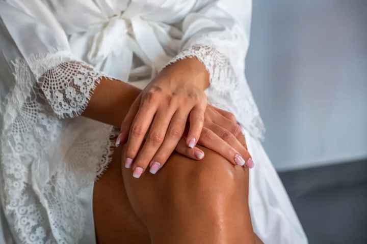 Ventajas de lucir uñas acrílicas naturales en la boda 💅 - 1