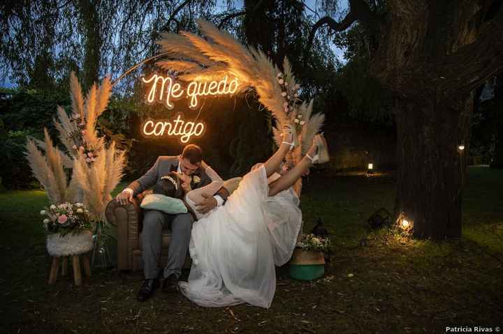 "Me quedo contigo": ¡deco muy top para tu boda! 💜 - 1