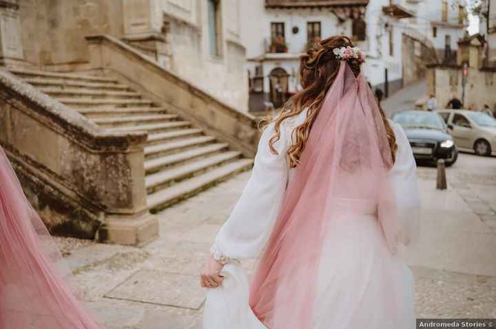 Novias veladas 👰 ¿vuestro velo será blanco o de color? - 1