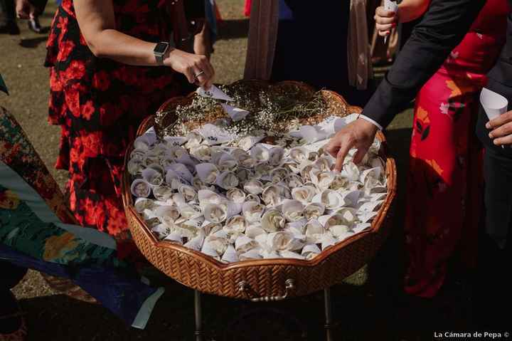 Conos para la ceremonia: ¿uno por persona o por pareja? 🌸 - 1