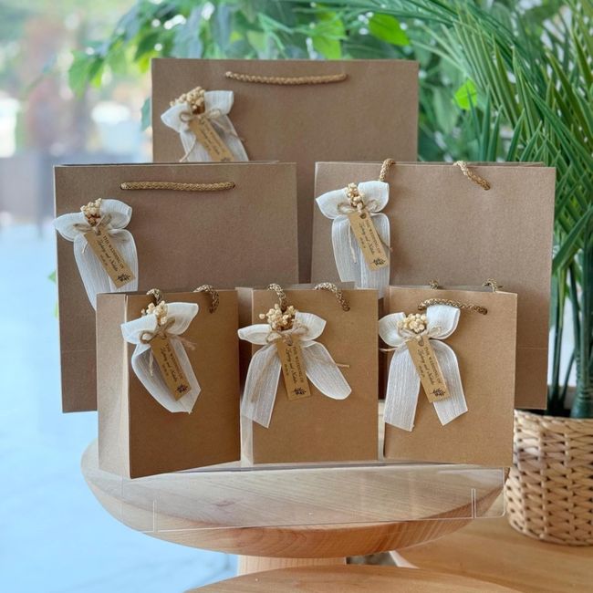 Detalle invitados, help! 7