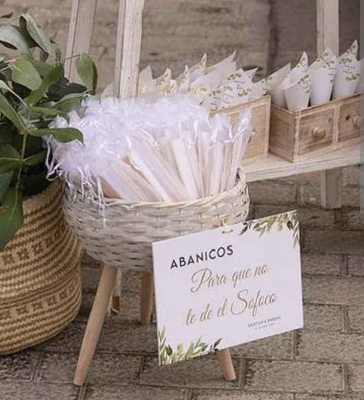 Donde colocar los abanicos para los invitados - 2