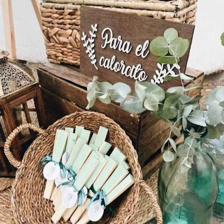 Donde colocar los abanicos para los invitados - 3