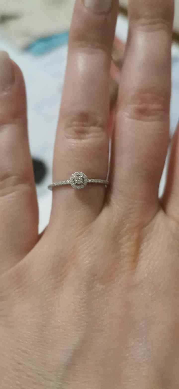 Como es vuestro anillo 💍 de pedida? - 1