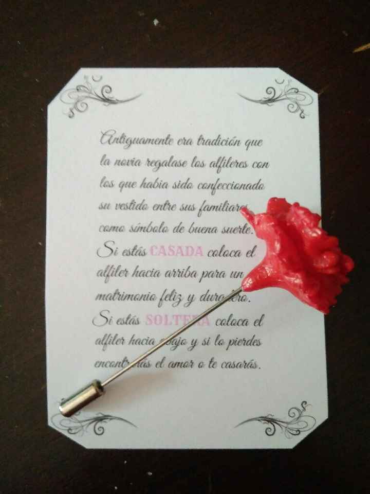 Dudas Alfileres hechos a mano - 2