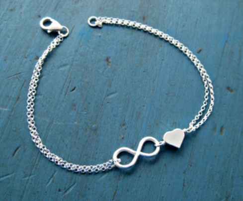 Pulserita para niñas entre 11-12años  a unos 16-17 años