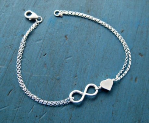 Pulserita para niñas entre 11-12años  a unos 16-17 años