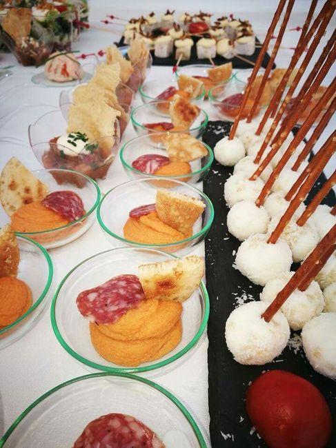 Cena coctel con mesas y sillas opcionales sin organizar! 4