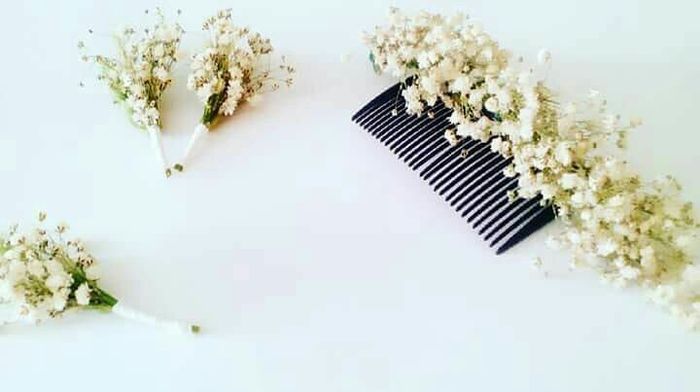 Tocado de flores para invitada - 2