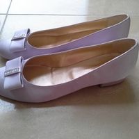 zapatos lila y con poquisimo tacon!!!