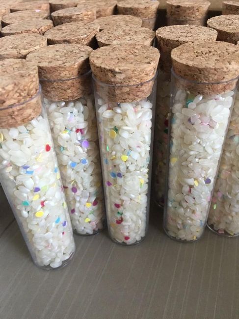 tubos arroz y confetti