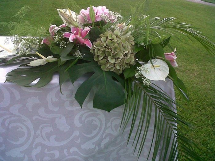 centro con hortensias